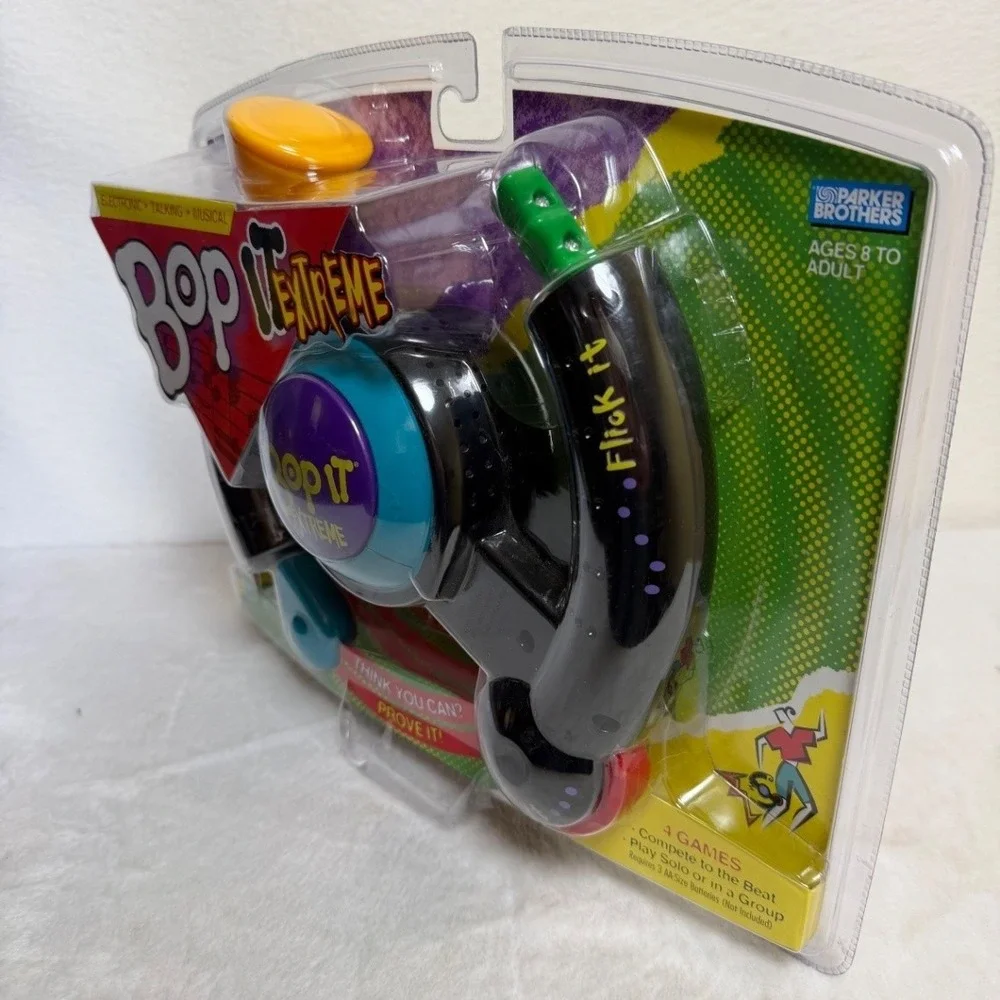 New in Box Vintage Bop It Extreme Handheld Electronic Game Original Toy 1999